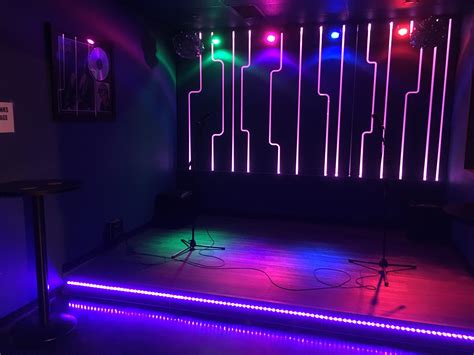 Stage karaoke - This karaoke destination by the Common offers private rooms and a "main stage" available for parties up to 40 people. Customers in private rooms get complimentary fruit platters, water, …